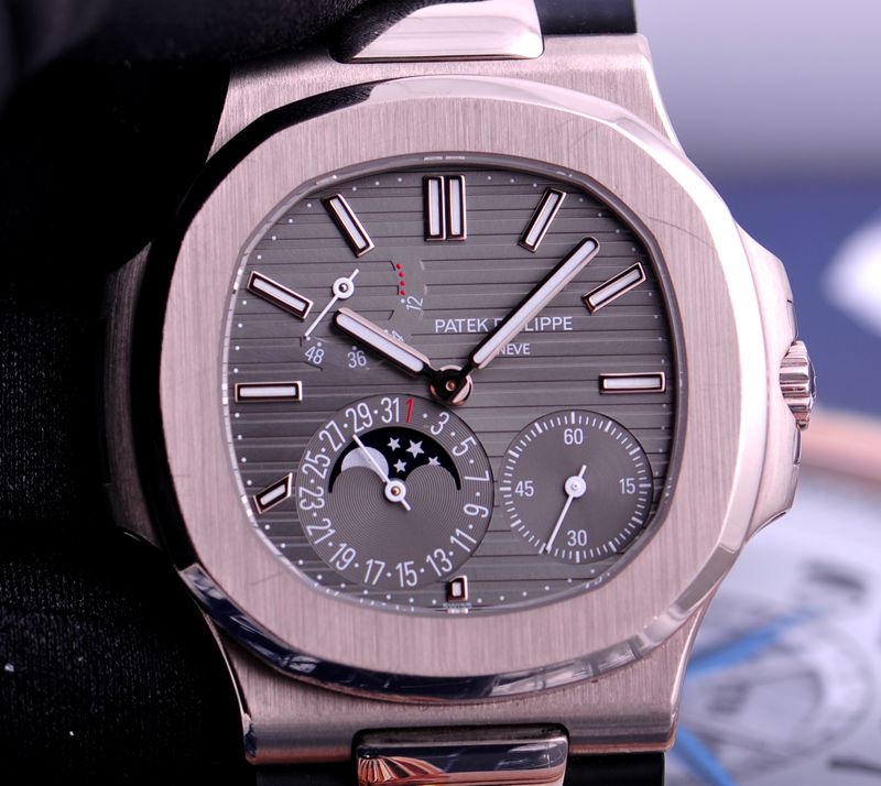 18k白金 patek philippe百达翡丽 鹦鹉螺 5712g 月相